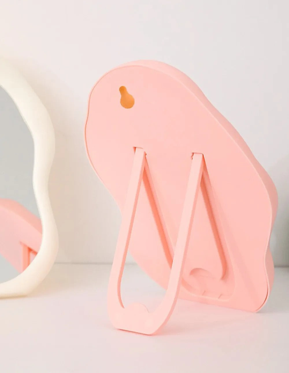 Espejo Aesthetic con Marco Ondulado